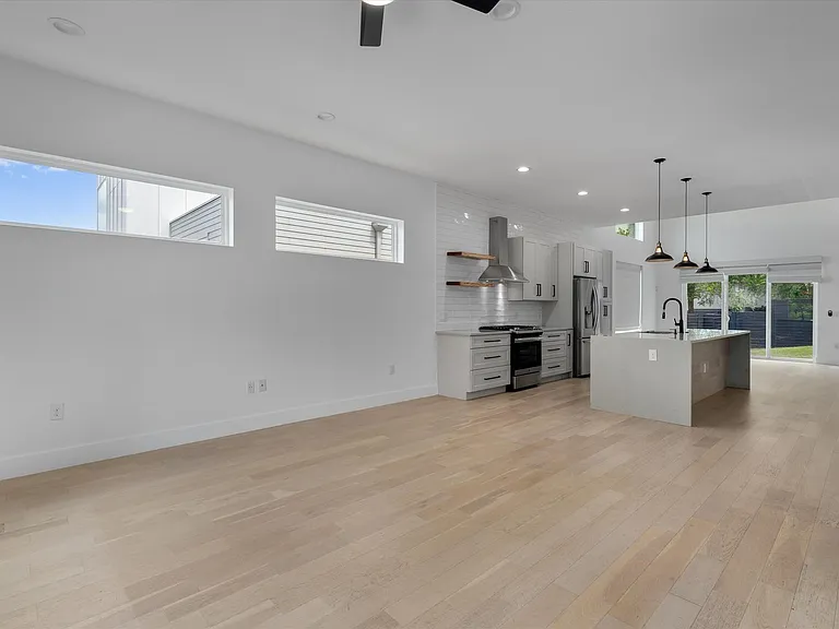 4712 Reyes St #1 — Photo 8