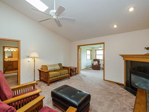 4th image of 135 E Tartan Dr