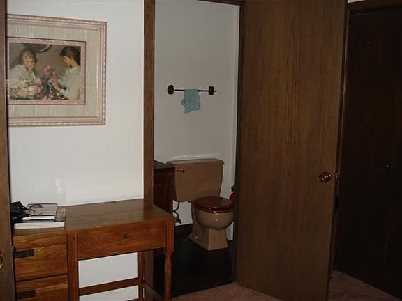 Private 1/2 bath off master