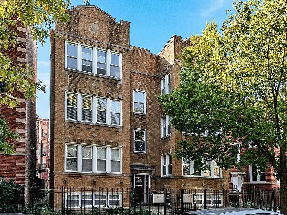 1st image of 3011 W Gunnison St APT 1E