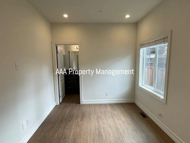 2035 Gill Port Ln #A — Photo 7