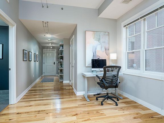 5th image of 370 Marshall Ave APT 209