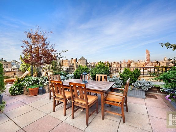 5th image of 121 W 72nd St APT 3D