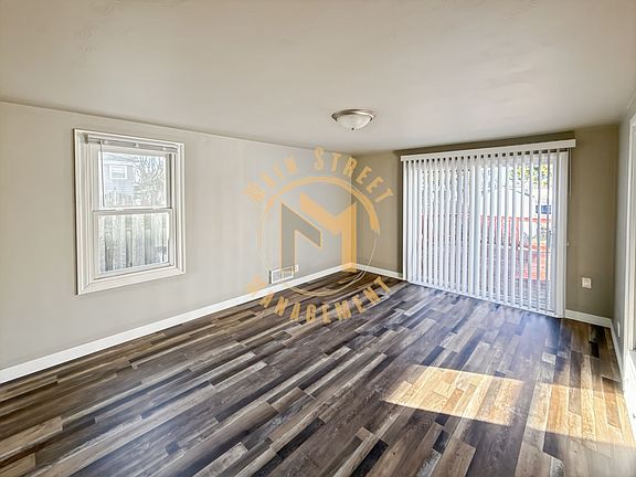 5th image of 239 Oxford Ave