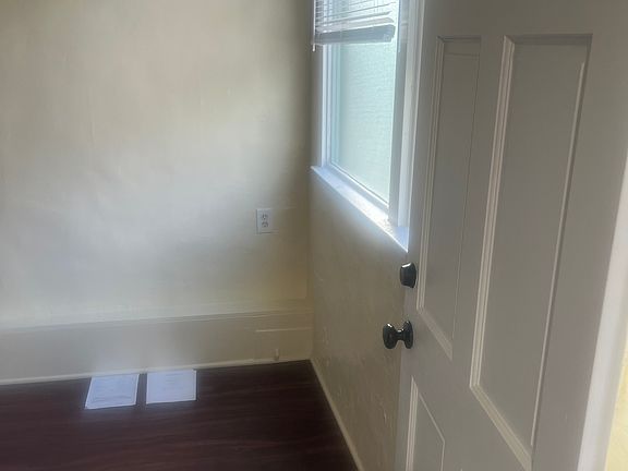 4th image of 58 1/2 9th St #58-1/2
