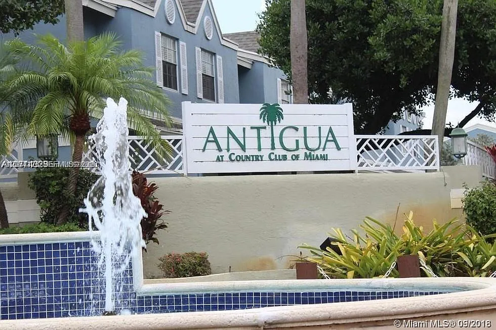 Antigua At Cntry Clubof M — Photo 1