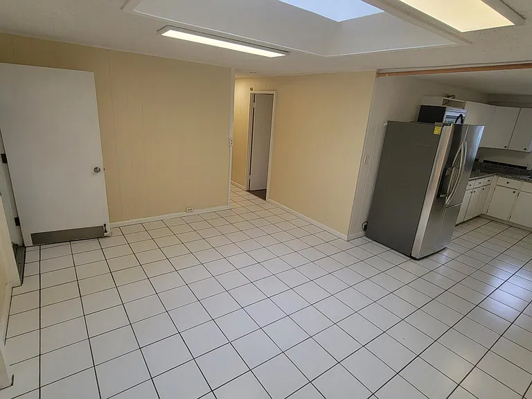 1327 Keolu Dr #B — Photo 3