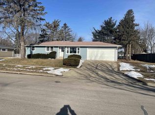 1219 E Wisconsin St, Delavan, WI 53115