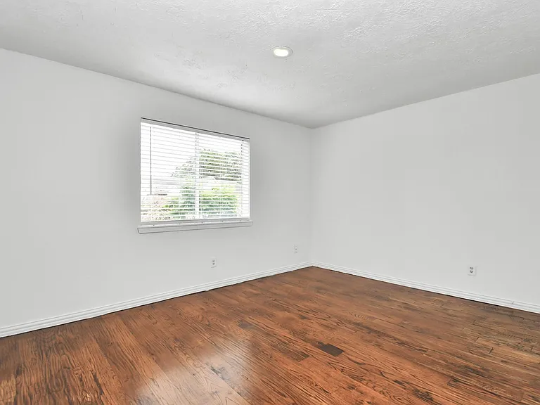 10131 Kent Towne Ln — Photo 23