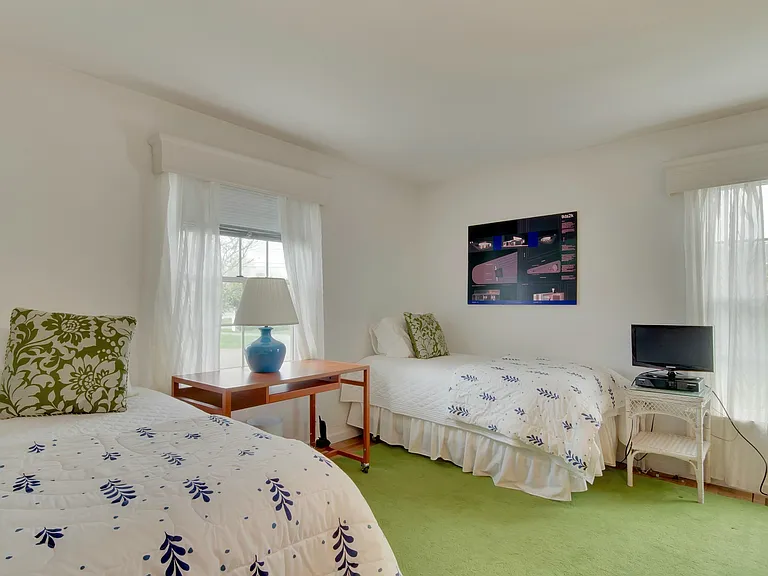 62 Bayfield Ln — Photo 12