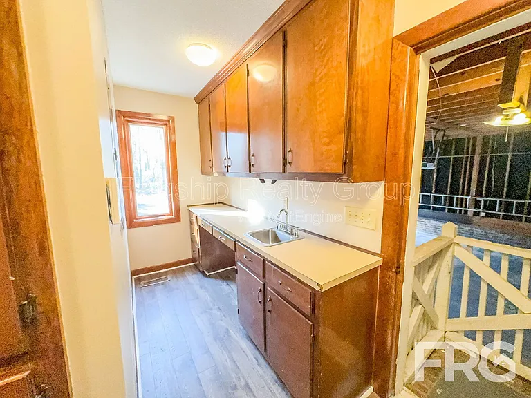 1228 Forest Acres Dr — Photo 14
