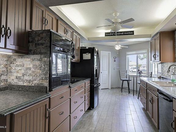 3rd image of 10105 W Pineaire Dr