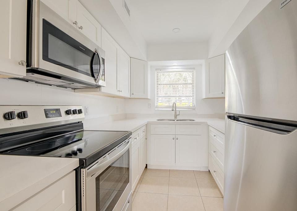 1st image of 1019 NW 30th Ct APT 6