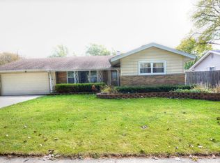 227 Placid Way, Elk Grove Village, IL 60007