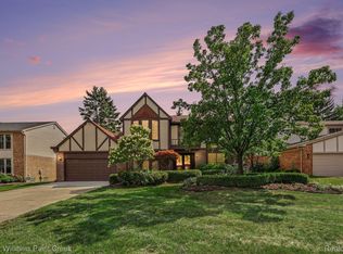2717 Powderhorn Ridge Rd, Rochester Hills, MI 48309