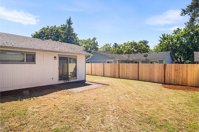 2 bed, 900 sqft, $1,695 — Photo 2