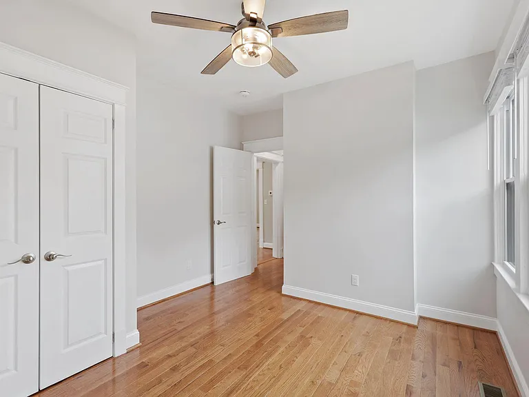 6011 44th Ave — Photo 20