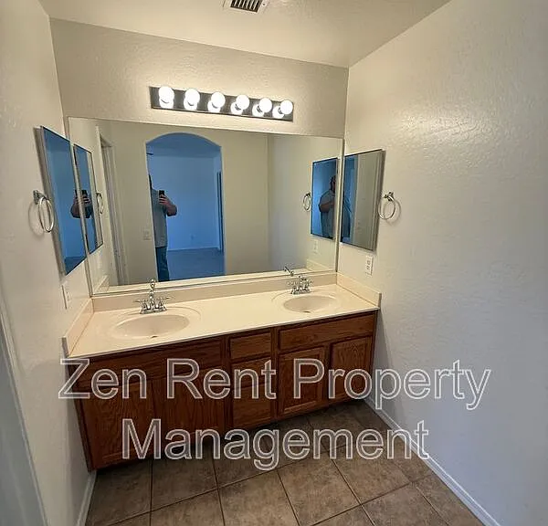 33024 N Madison Way Dr — Photo 10