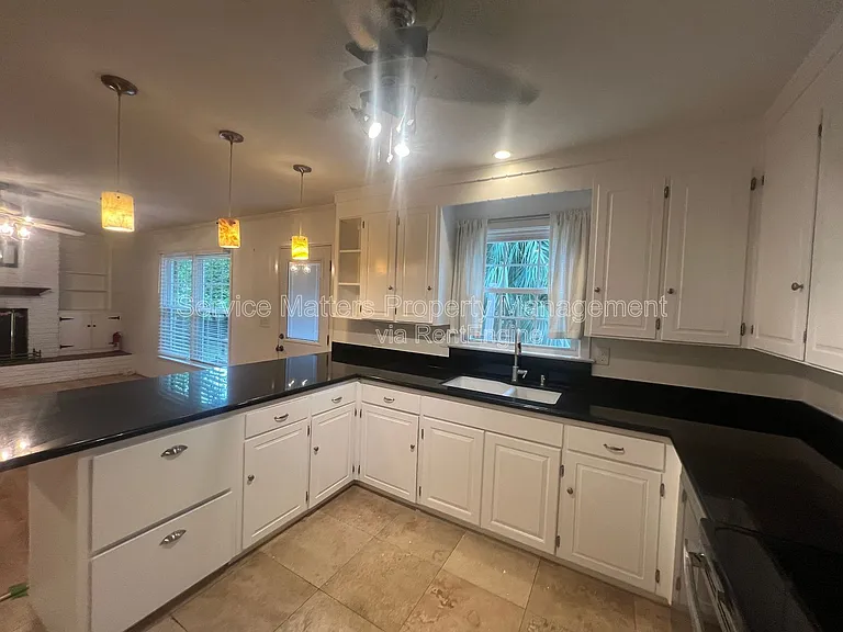 1401 E 34th St — Photo 16