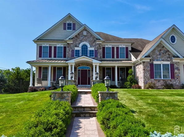 1 Belmont Ct, Monroe Township, NJ 08831