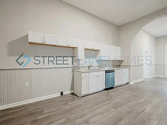 3 bed, 1.0 bath, 1567 sqft, $872 — Photo 4
