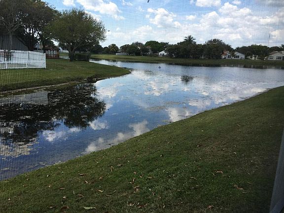 3rd image of 3866 Circle Lake Dr