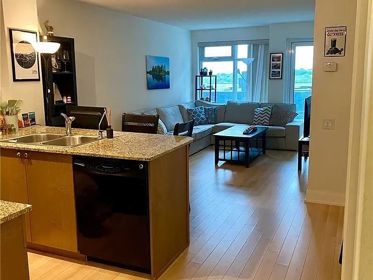 2191 Yonge St #1207 — Photo 7