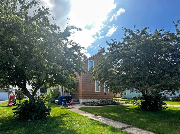 813 W 9th Ave, Oshkosh, WI 54902