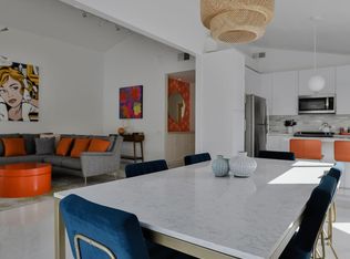 900 S Nueva Vista Dr, Palm Springs, CA 92264