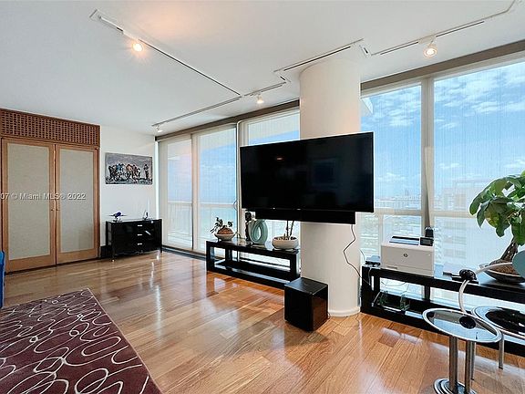 3rd image of 101 20th St #2506