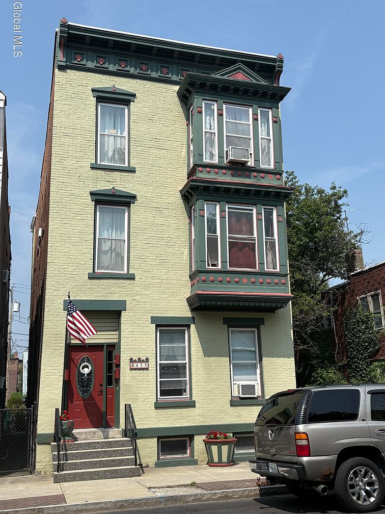 1st image of 455 2nd Street