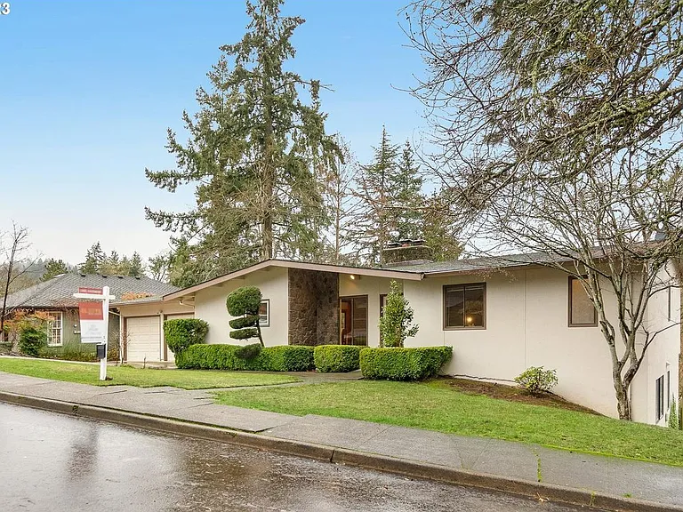 16932 Greentree Ave — Photo 1