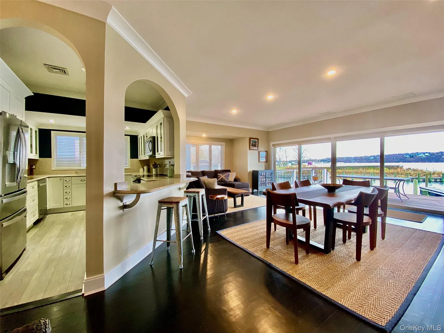 3 bed, 2.5 bath, 2238 sqft, $5,000 — Photo 2