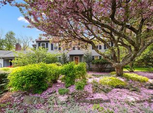 85 Scrabbletown Rd, North Kingstown, RI 02852