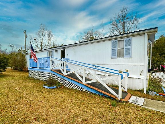 3rd image of 19 Crooked Island Circle