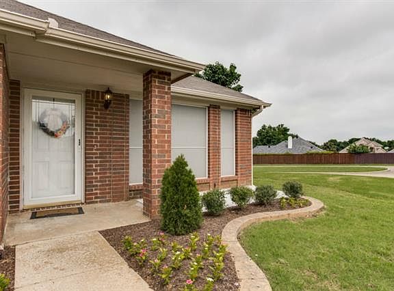 4th image of 2220 Mallard Ct