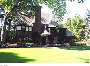 19212 Shelburne Rd, Shaker Heights, OH 44118