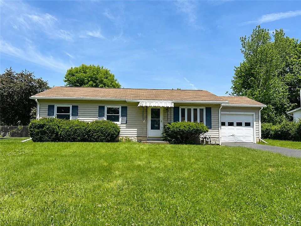 1st image of 6 Meadow Ln