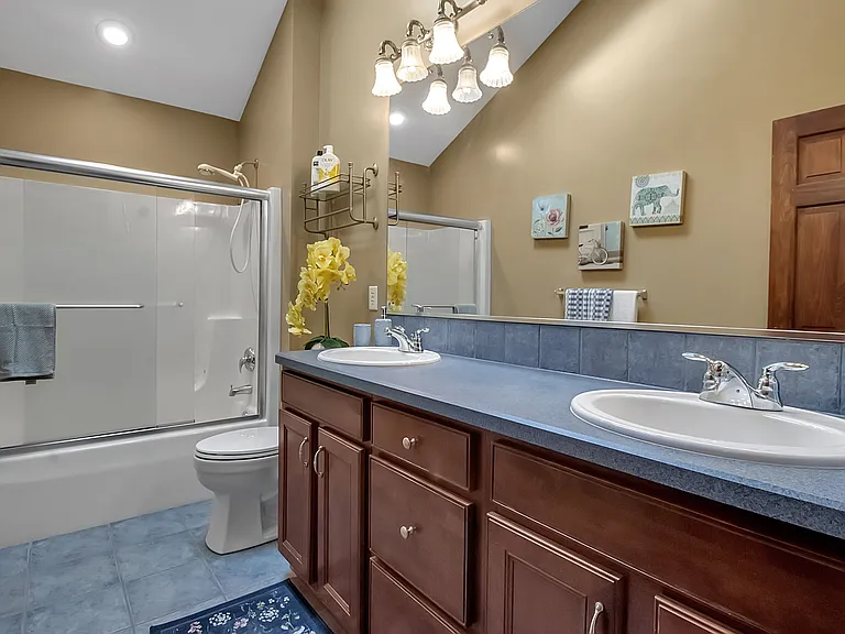 43 Ambrose Ct — Photo 12