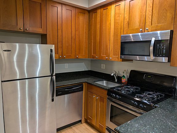 4th image of 2241.5 N Lincoln Ave