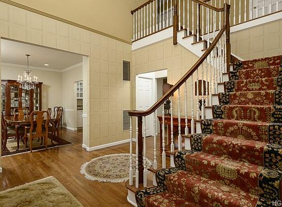 3rd image of 103 Hardscrabble Lake Dr