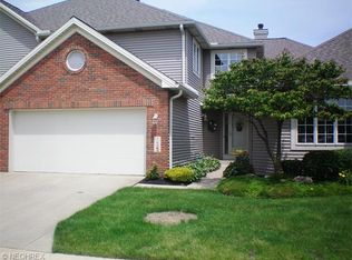 155 Ambleside Way, Amherst, OH