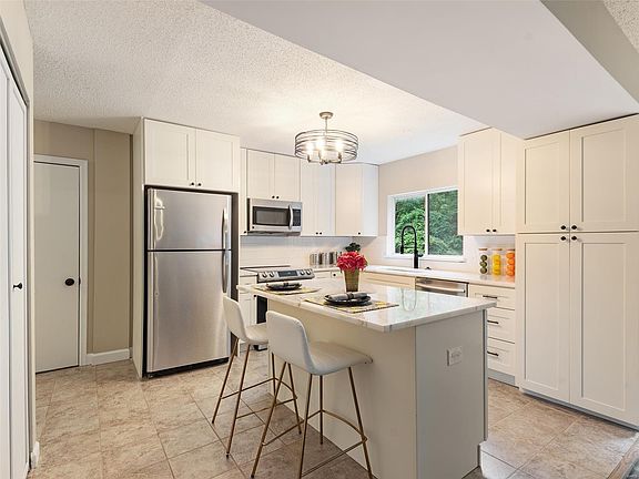 3rd image of 12767 Orley Dr