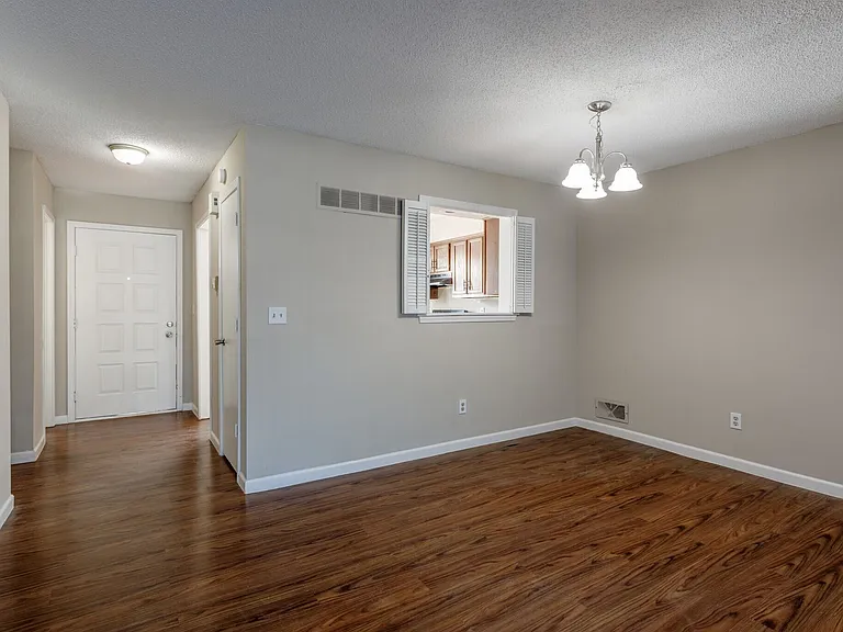 Nieman Park Townhome Duplexes — Photo 3