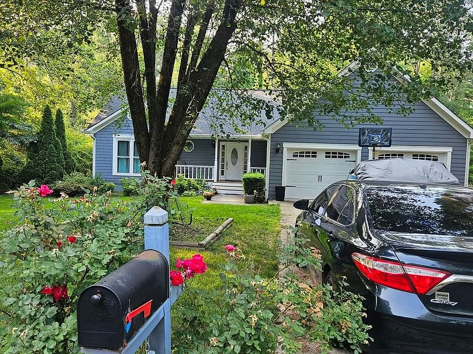 1st image of 2261 Woodlake Trce