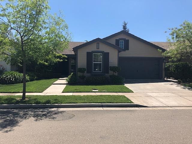 1st image of 2092 Holt Dr