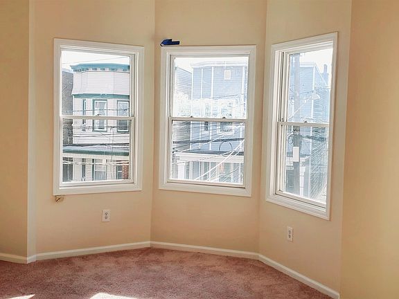 5th image of 926 19th St #2