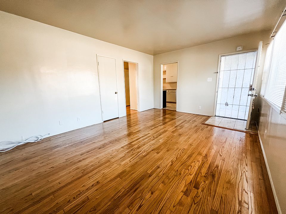 1st image of 11714 Lakewood Blvd #1/2