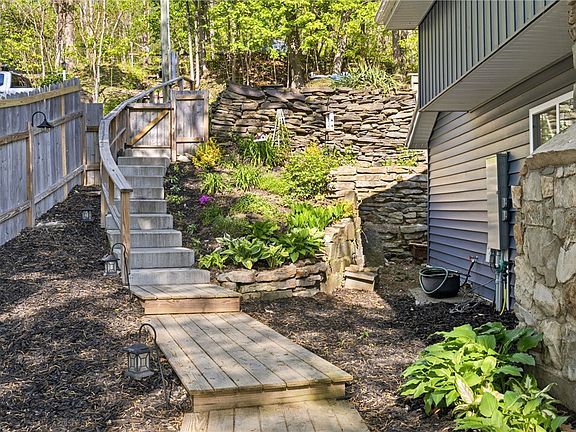 5th image of 3879 N Falls Rd