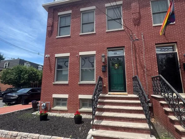 425 S 6th St, Camden, NJ 08103